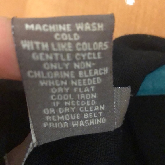 Black and White Short Sleeve Dress - Picture 8 of 8